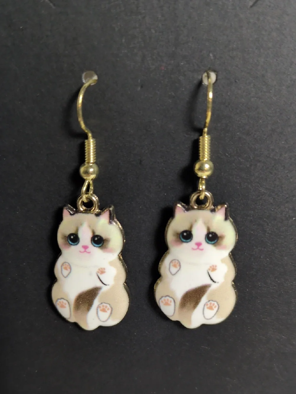 Cute Cream & White Cat Dangle Earrings - Unbranded
